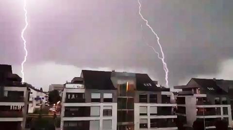 28.06.2017 | Burzowy początek lata. Od piątku ma być nieco chłodniej, ale wciąż mają być ulewy