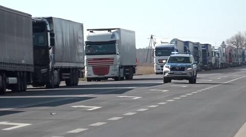 Pytania o ciężarówki jadące przez Polskę na Białoruś i do Rosji. Premier: są szczegółowo kontrolowane