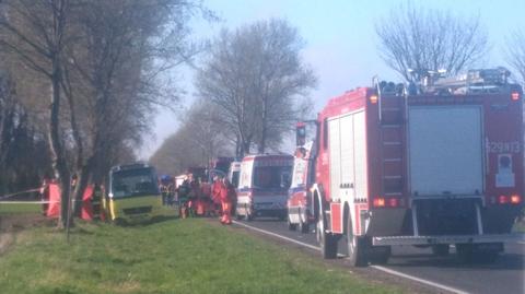 17.04.2018 | Zderzenie autobusu szkolnego z ciężarówką. Nie żyją dwie osoby