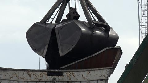 29.07.2022 | Do Polski przypłynął węgiel z RPA. To kropla w morzu potrzeb. "Węgla zabraknie na 100 procent"