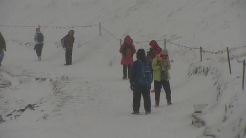 Niebezpiecznie w Tatrach. Ratownicy: szlak zamknięty, żadnych wyjątków