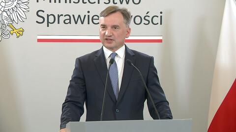 Zbigniew Ziobro zwołał posiedzenie KRS w sprawie "upartyjnienia sędziów". "Krajowa Rada Sądownictwa składa hołd poddańczy ministrowi"