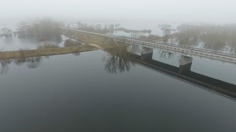 Jest stan ostrzegawczy, ale i niepowtarzalne widoki. Wylała Narew