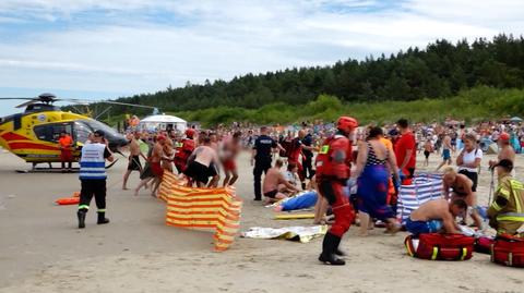 14.07.2022 | Jantar: plażowicze zrobili łańcuch życia, zaczęli się topić. 32-latek zmarł w szpitalu