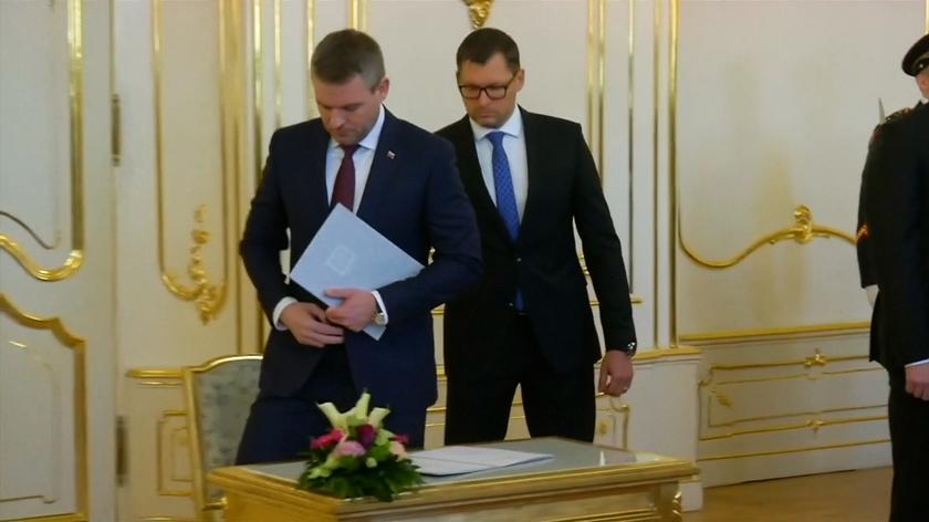 "El gobierno húngaro desempeña el papel de secretario ante las autoridades rusas.".  El Primer Ministro eslovaco quería utilizar esto en la campaña.