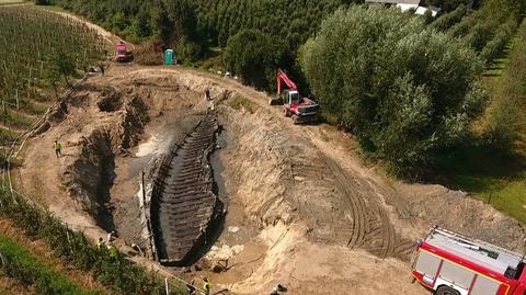 26.08.2018 | Jest większa od statków Kolumba. Archeolodzy wydobywają z XV-wieczną szkutę