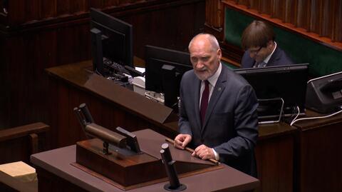 Antoni Macierewicz zmienił zdanie w sprawie materiałów podkomisji smoleńskiej