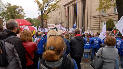 15.10.2022 | Nauczyciele protestowali w Warszawie. Czują się ignorowani przez władzę i coraz gorzej wynagradzani