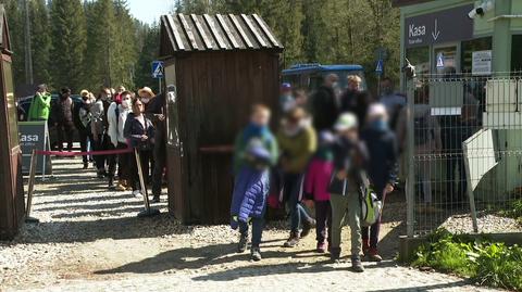 Nie wierzą w koronawirusa, więc noszą maseczek. Eksperci są przerażeni