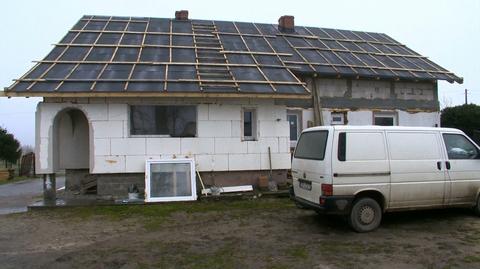 "Żyjemy w kontenerze". Pokrzywdzeni przez nawałnice walczą z czasem