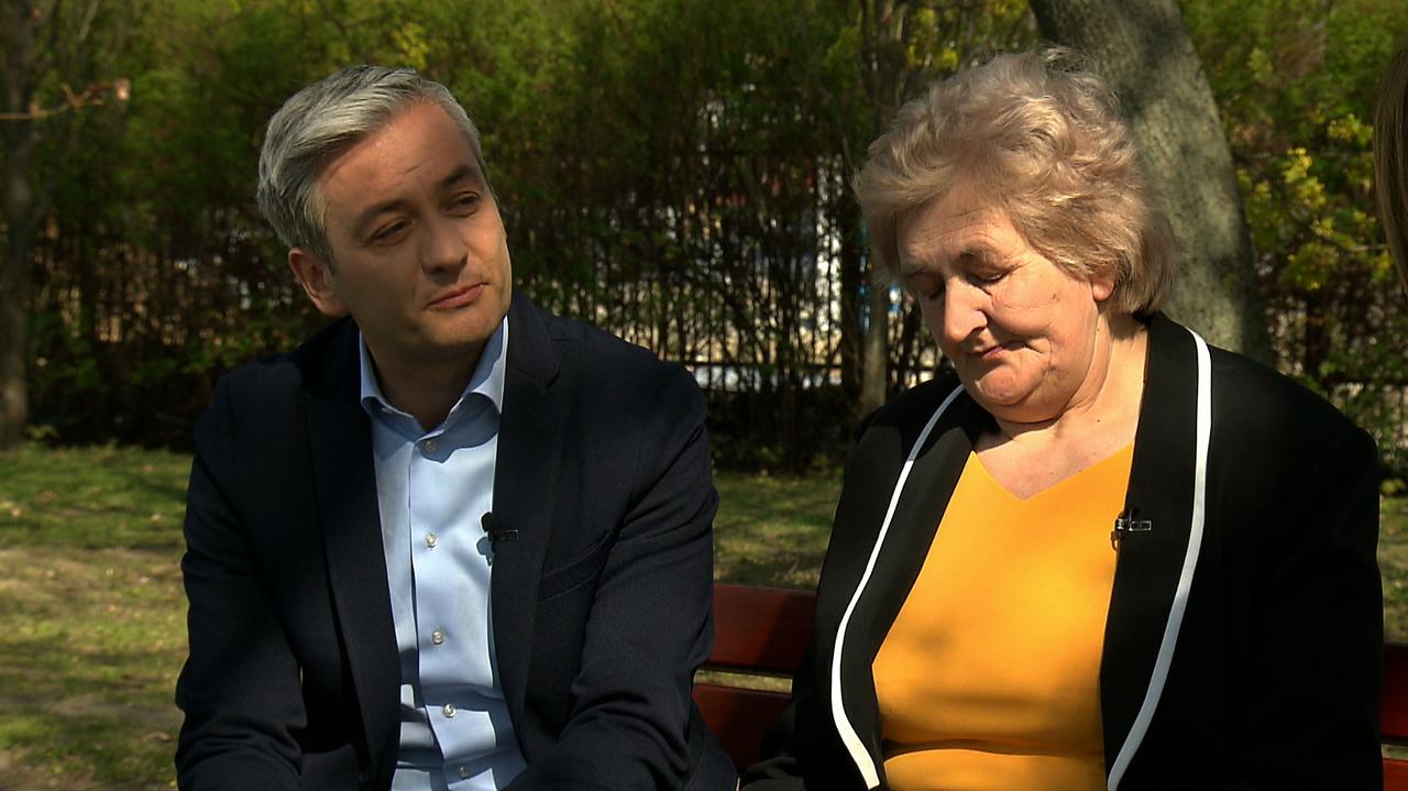 Historia z przeszłości wróciła w czasie kampanii. Robert Biedroń i jego mama opowiadają o przemocy w domu