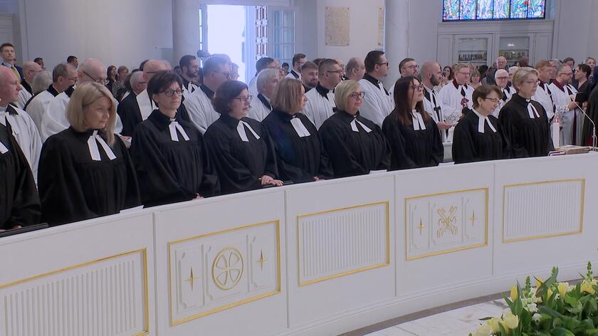 08.05.2022 | Dziewięć kobiet zostało wyświęconych na księży w polskim Kościele luterańskim. "To jest coś bardzo wyjątkowego"