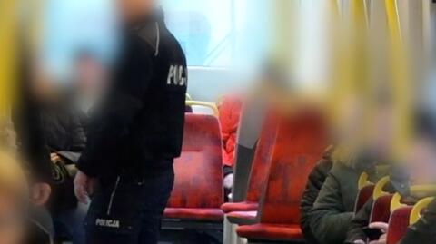 "Niech pani tych drzwi nie otwiera co przystanek". Interwencja policji w tramwaju