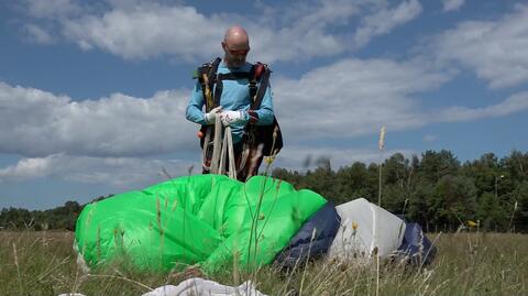Tomasz Kozłowski skacze z wysokości 45 kilometrów na rzecz uchodźców wojennych i klimatycznych