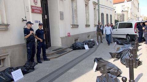 13.09.2019 | Protest przed Ministerstwem Zdrowia. Marszałek: rezydenci powinni się zająć nauką