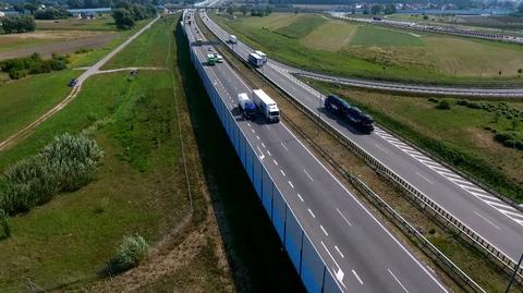 Policja walczy z blokowaniem lewych pasów jezdni przez ciężarówki