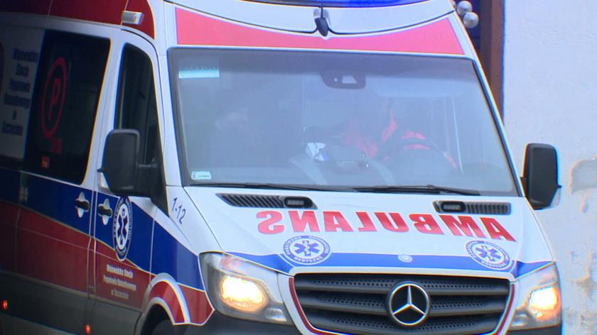 Kobieta z dzieckiem na rękach zaatakowała ratowników medycznych w Łodzi