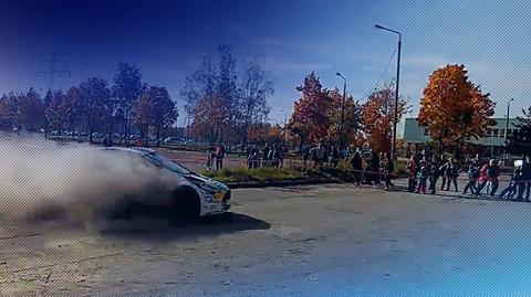15.10.2017 | Rozpędzony samochód wypadł z trasy. Wypadek na Rajdzie Śląska