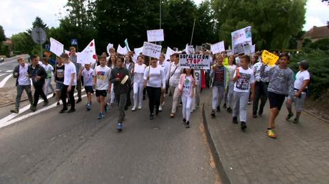 13.06.2018 | Przez Trzebiatów przeszedł "Biały Marsz". "Stop dopalaczom! Stop dopalaczom"