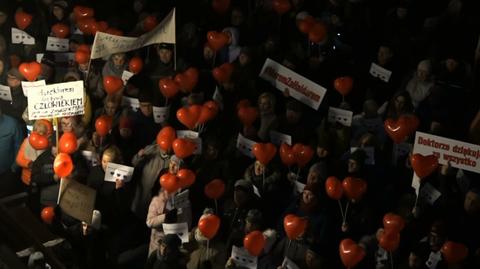 03.01.2020 | W obronie doktora Riada Haidara. Przed szpitalem zebrali się demonstranci