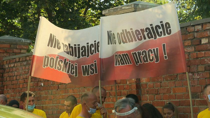 16.09.2020 | "Zostaliśmy oszukani". Protest rolników przed siedzibą PiS i przed Sejmem