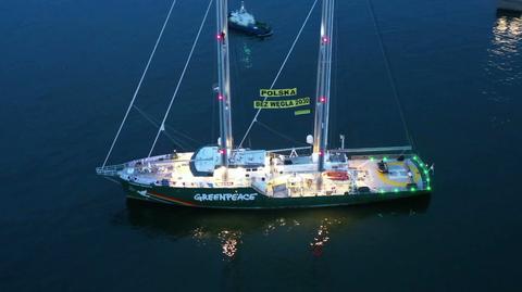 Działacze Greenpeace blokowali statek z węglem. Zostali zatrzymani