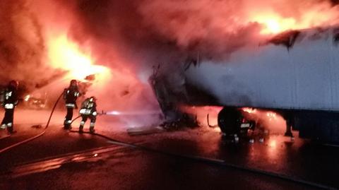 23.06.2017 | Wielki pożar ciężarówek po kolizji na A2