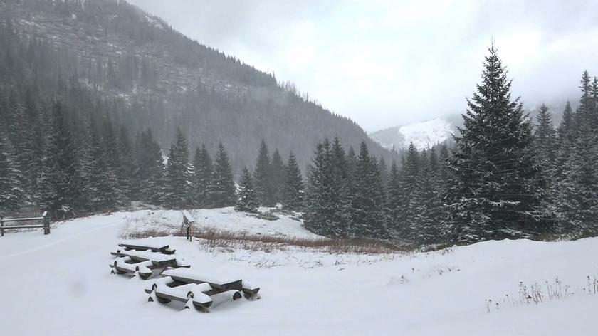 Zima w Tatrach. Turyści muszą się przygotować na trudne warunki