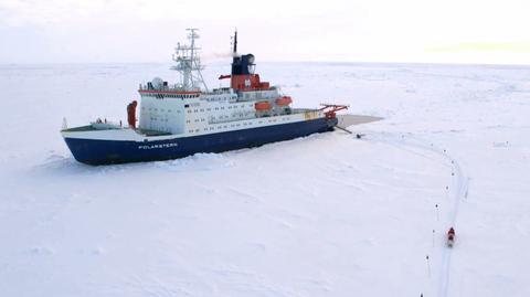 23.08.2020 | Pokrywa lodowa w Arktyce kruszy się. Statek badawczy dopłynął do bieguna