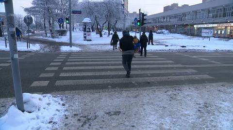 Opóźnione pociągi, odwołane lekcje w szkołach. Utrudnienia w całej Polsce przez siarczysty mróz