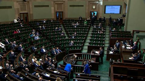 Marian Banaś przedstawił w Sejmie raport NIK o tzw. wyborach kopertowych. Posłowie PiS wyszli