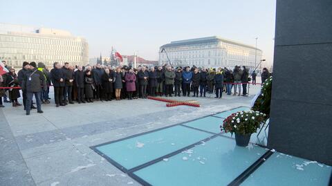 Bez barierek, asysty służb i zamykania ulic. Pierwsza miesięcznica smoleńska po zmianie władzy