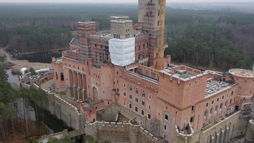01.12.2020 | Kontrowersyjny zamek w Stobnicy może być budowany. Wojewoda nie uchylił pozwolenia