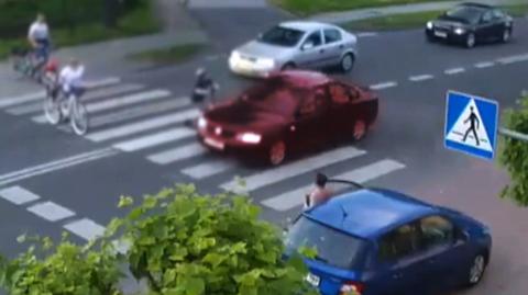 09.06.2021 | Wyprzedzał na pasach i omal nie potrącił dziecka. Policja zatrzymała kierowcę