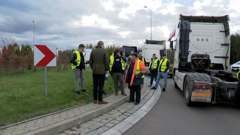 Polscy przewoźnicy protestują na granicy z Ukrainą. Zablokowali trzy przejścia