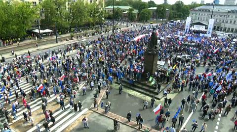 Wystąpienie Tuska podczas marszu Koalicji Europejskiej. "Politycy unijni powinni zareagować"