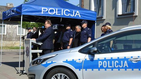 07.06.2018 | Wiceminister przekazał policjantom auto, które już mieli. "Nie jest to najbardziej poważna osoba"
