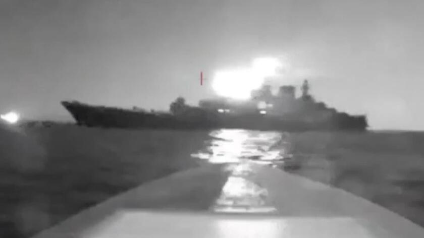 Ukraińcy, korzystając z dronów, uszkodzili rosyjski okręt desantowy w porcie w Noworosyjsku