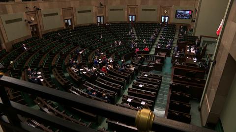 30.04.2021 | PiS się spieszy, Platforma przestrzega. "Nie wolno kupować kota w worku"