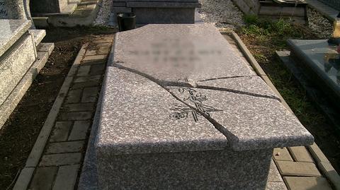 Wandale zniszczyli kilkadziesiąt nagrobków na cmentarzu w Bytomiu