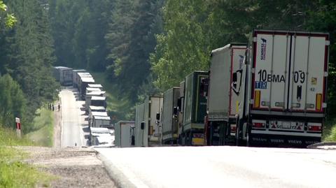 22.06.2022 | Embargo nie na wszystko i nie dla wszystkich. Na granicy z Białorusią wciąż stoją sznury tirów