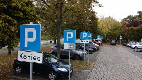15.10.2021 | Każde miejsce parkingowe ze swoim własnym znakiem. Absurd w Poznaniu