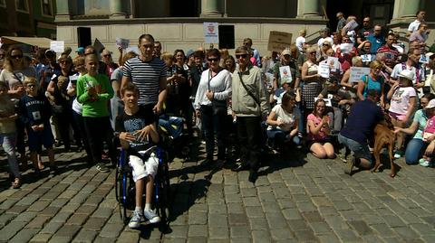 13.05.2018 | Kolejne wyrazy poparcia dla protestujących w Sejmie. "Liczymy, że to się rozwiąże w tym tygodniu"