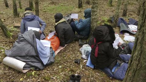 Wyszedł na spacer, natrafił na przemarzniętą rodzinę