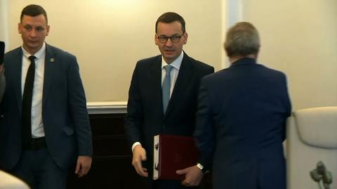 Premier milczy w sprawie Andruszkiewicza. "Pachnie absurdem"