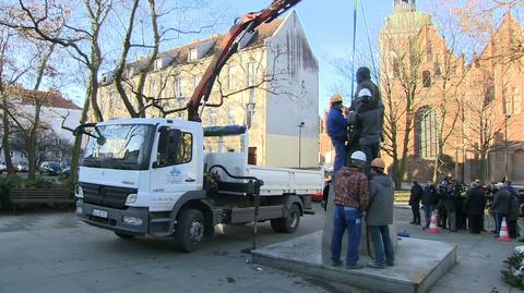 08.03.2019 | Pomnik księdza Jankowskiego zdemontowany. Obrońcy prałata mówią, że wróci