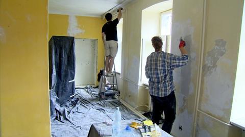 03.08.2016 | Jedni odpoczywają, inni pracują. Studenci kierunków budowlanych remontują dom dziecka 