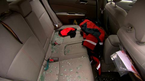18.11.2021 | Zniszczone auta Medyków na Granicy. Policjanci zatrzymali trzy osoby