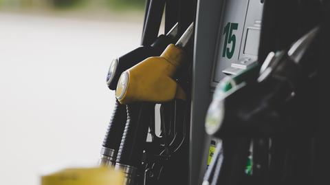 20.03.2018 | Cena paliwa może wzrosnąć nawet o 10 groszy za litr. Rząd planuje wprowadzenie opłaty emisyjnej