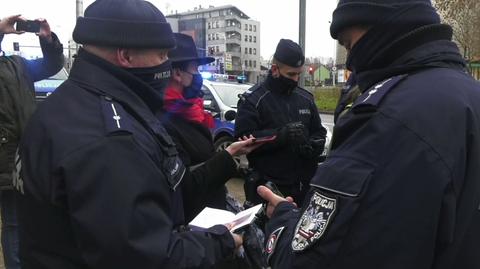 "Obawiają się protestów". PiS zapowiada konsultacje w sprawie mandatów